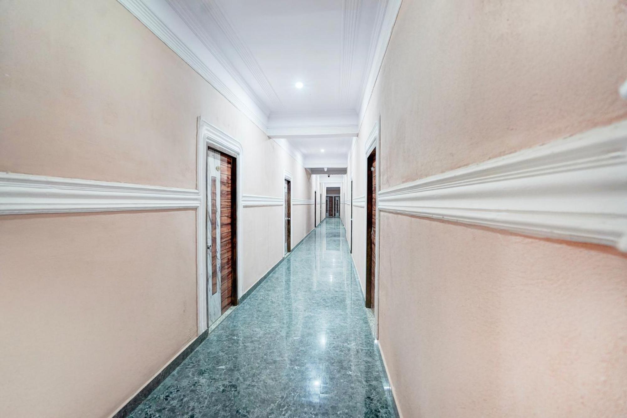 Collection O Shandilya Grand Residency Большая Нойда Экстерьер фото